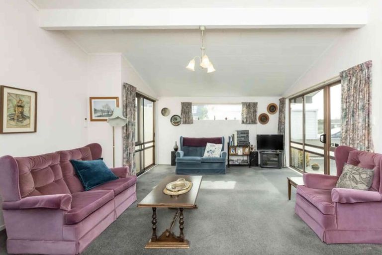 Photo of property in 1/26 Auckland Road, Greenmeadows, Napier, 4112