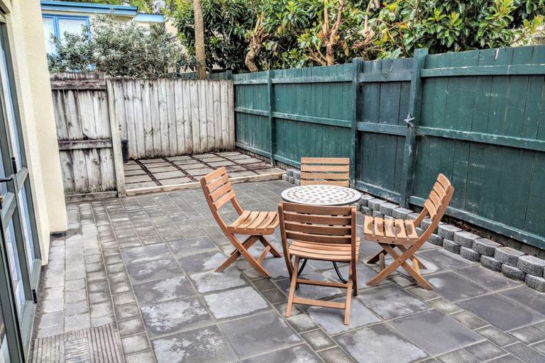 Photo of property in 2/89 Portage Road, New Lynn, Auckland, 0600