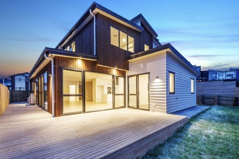 Photo of property in 6 Makura Road, Long Bay, Auckland, 0630