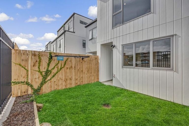 Photo of property in 97 Ngae Place, Mangere East, Auckland, 2024