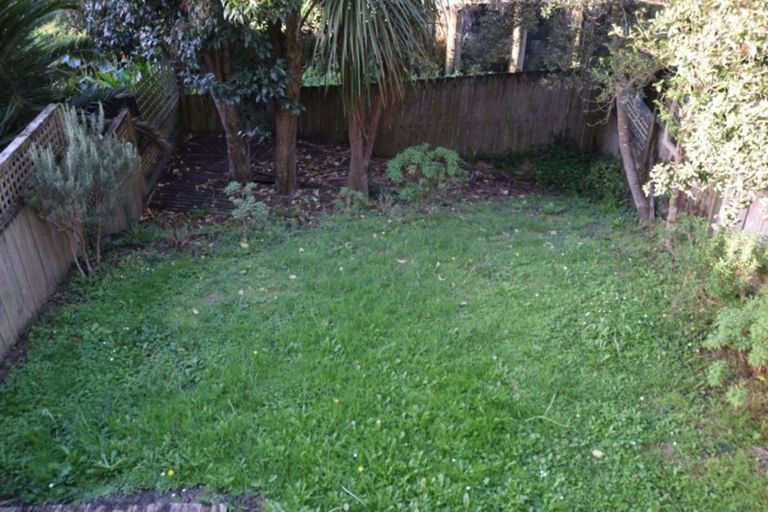 Photo of property in 6/6-8 Pannill Place, Oteha, Auckland, 0632