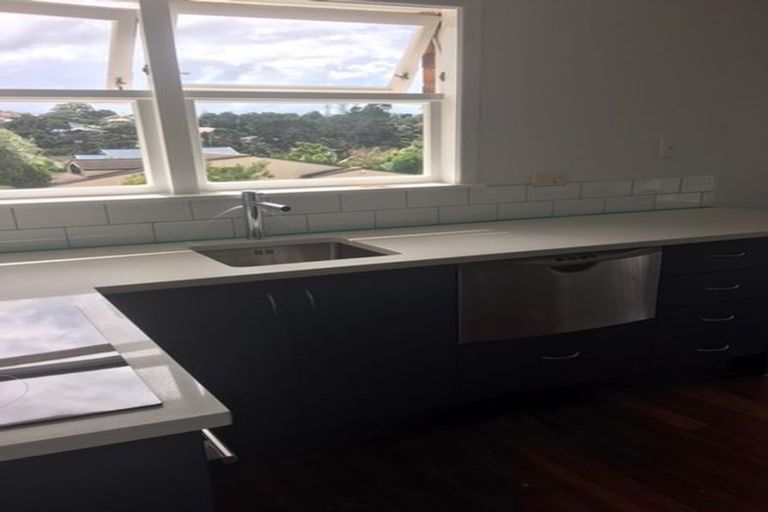 Photo of property in 68 Gladstone Road, Northcote, Auckland, 0627