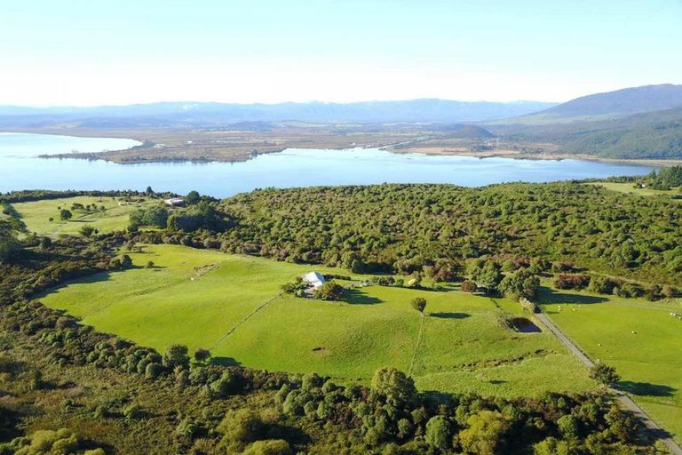 Photo of property in 67 Parerohi Grove, Kuratau, Turangi, 3381