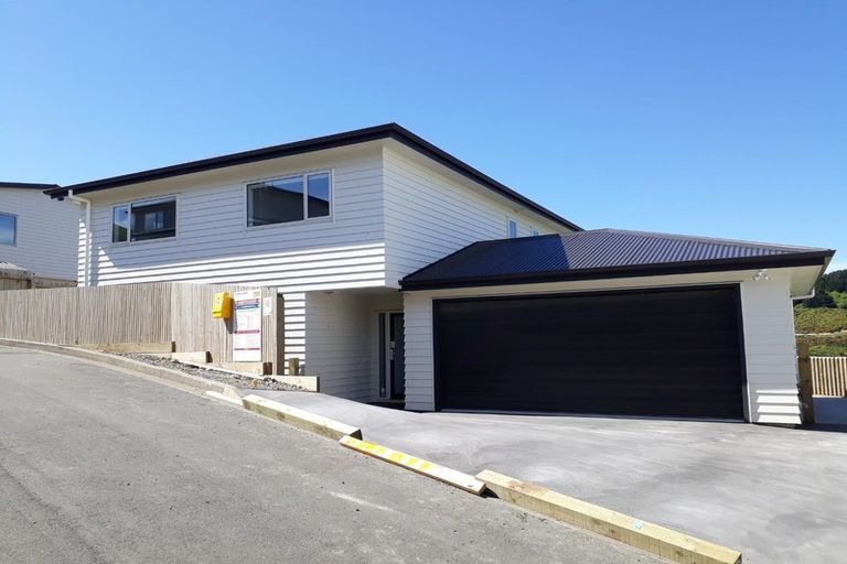 Photo of property in 134 Amesbury Drive, Churton Park, Wellington, 6037