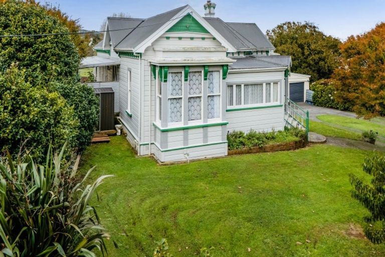 Photo of property in 18 Mills Street, Eltham, 4322