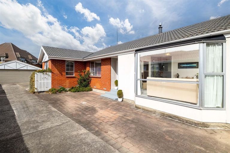 Photo of property in 4 Karnak Crescent, Russley, Christchurch, 8042