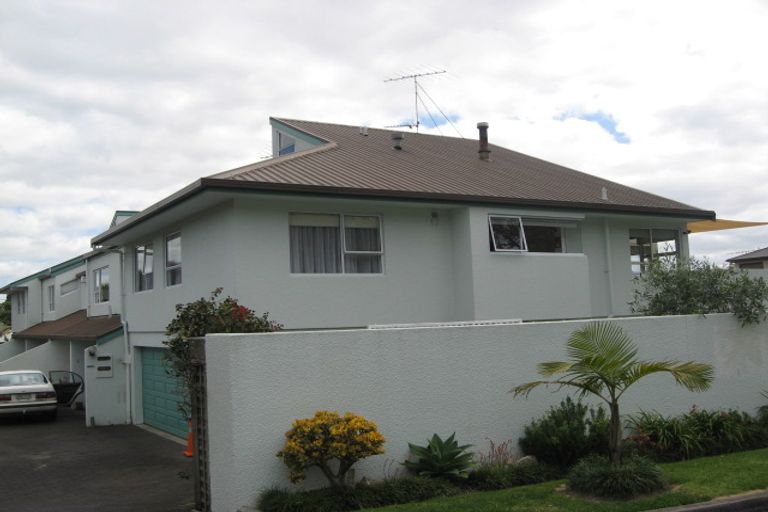 Photo of property in 2/6 Brown Street, Manly, Whangaparaoa, 0930