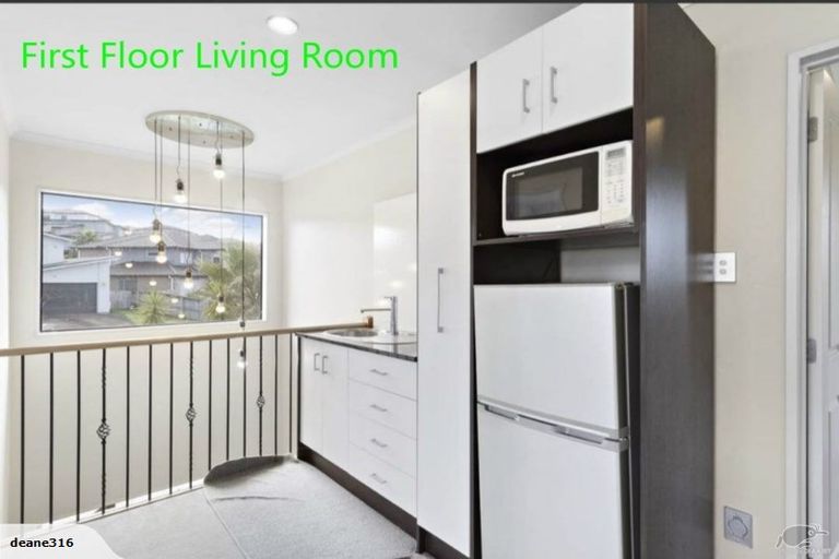 Photo of property in 11 Catlins Place, Fairview Heights, Auckland, 0632