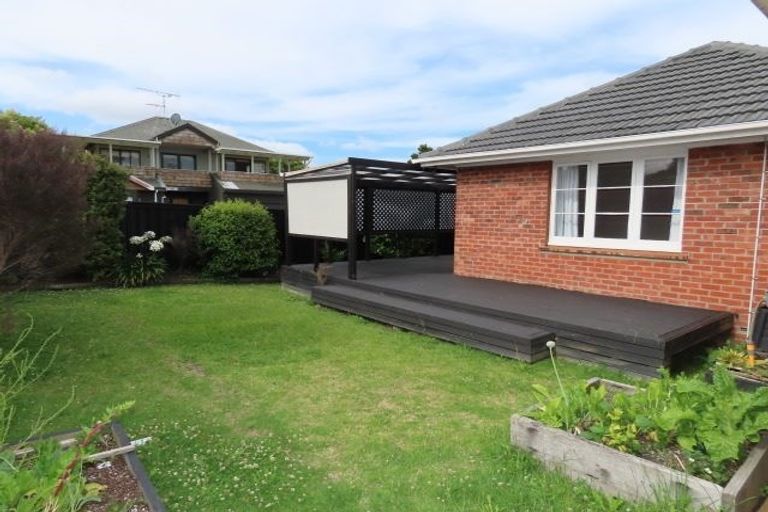 Photo of property in 9 Glengarry Road, Glen Eden, Auckland, 0602