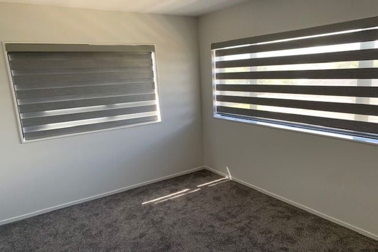 Photo of property in 9a Jillteresa Crescent, Half Moon Bay, Auckland, 2012