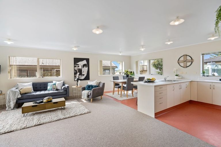 Photo of property in 256 Royal Road, Massey, Auckland, 0614