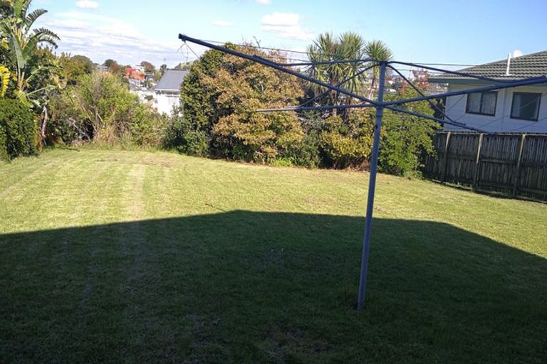 Photo of property in 25 Williamson Avenue, Belmont, Auckland, 0622