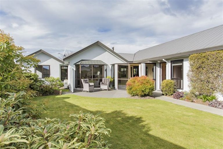 Photo of property in 6 Grove Place, Rangiora, 7400