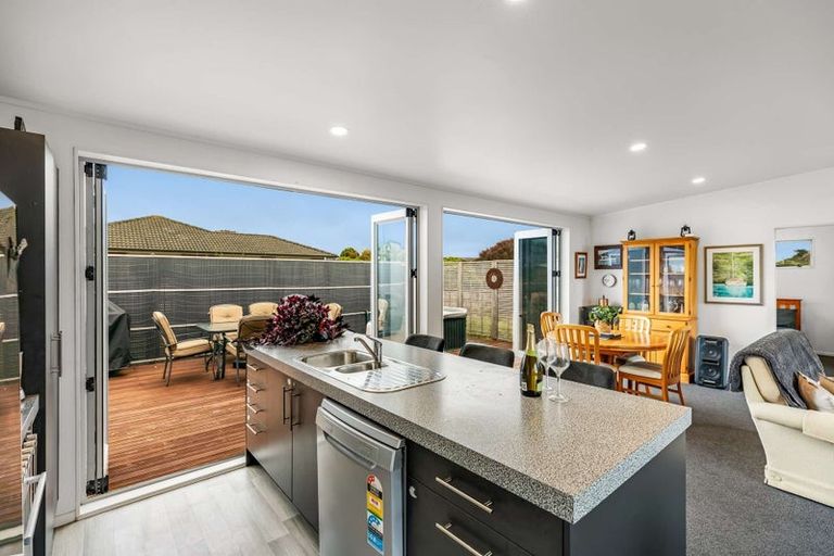 Photo of property in 24 Omana Avenue, Shelly Beach, Helensville, 0874