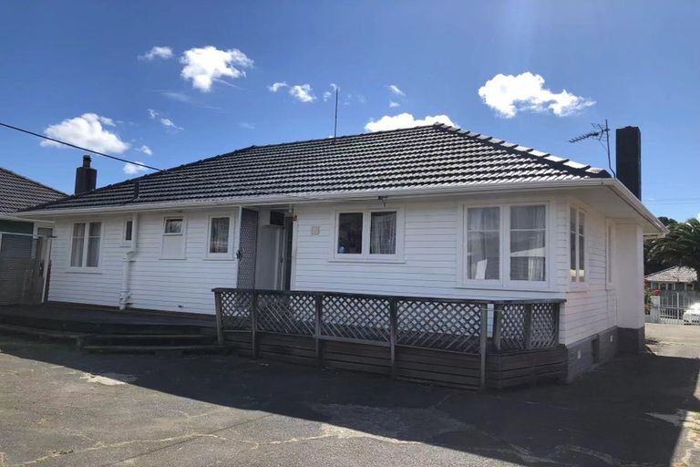 Photo of property in 64 Smythe Road, Henderson, Auckland, 0612