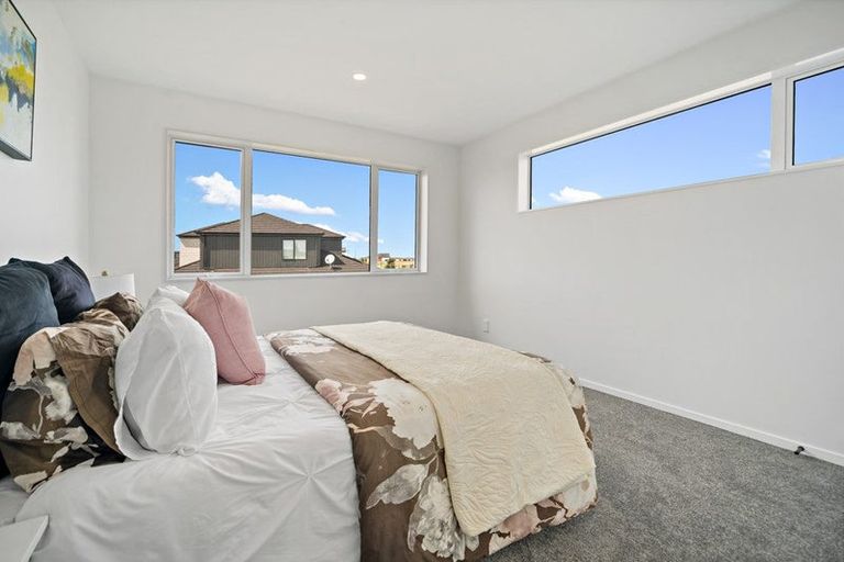 Photo of property in 1 Ritetai Street, Clarks Beach, 2122