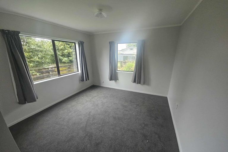 Photo of property in 35 Oxford Street, Fairfield, Hamilton, 3214