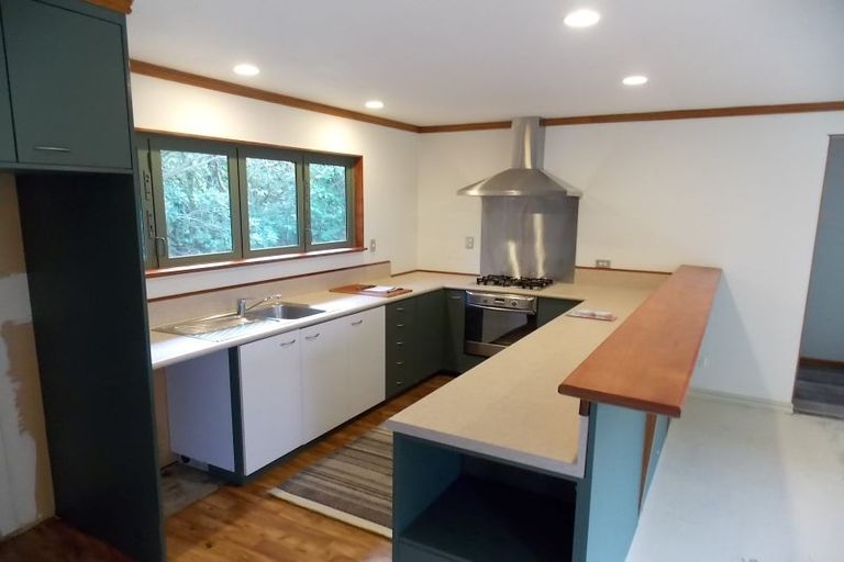 Photo of property in 90 Percy Dyett Drive, Karori, Wellington, 6012