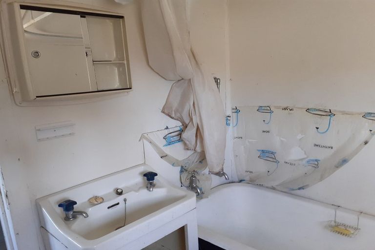 Photo of property in 4 Hayes Street, Waimate, 7924