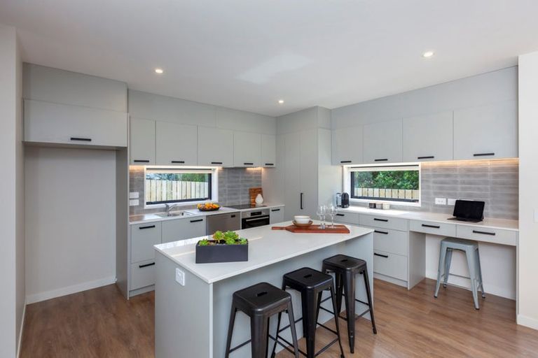 Photo of property in 77 Amohia Street, Paraparaumu, 5032