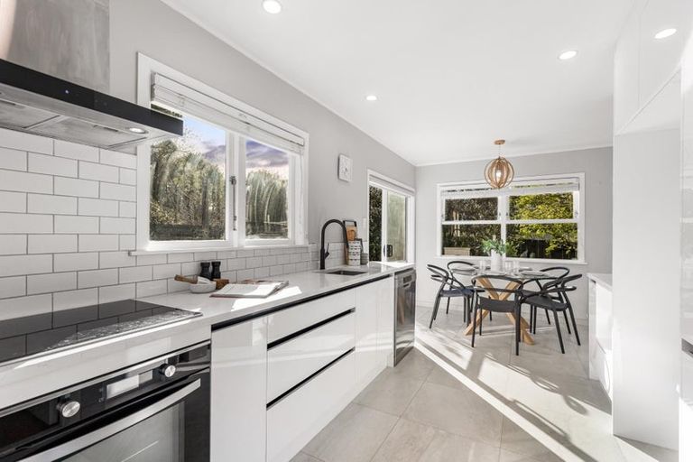 Photo of property in 1/86 Tirimoana Road, Te Atatu South, Auckland, 0602