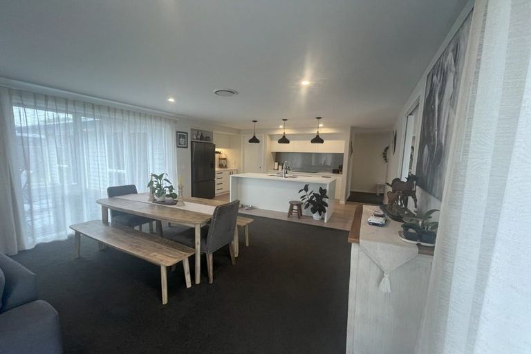 Photo of property in 21 Read Crescent, Clive, 4102