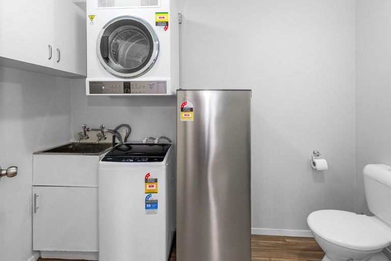 Photo of property in 1/19 Lilburn Crescent, Massey, Auckland, 0614
