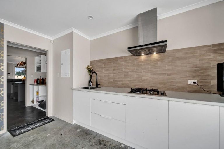 Photo of property in 33 Honeyfield Drive, Whalers Gate, New Plymouth, 4310