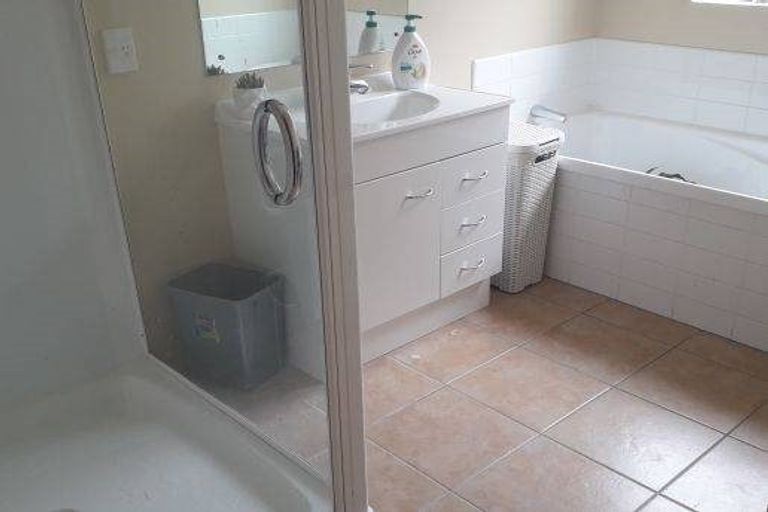 Photo of property in 3 Aotea Drive, Aotea, Porirua, 5024