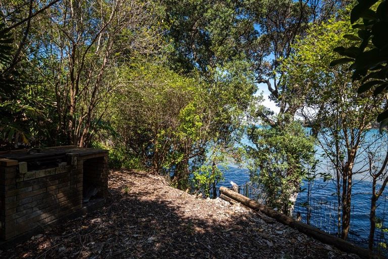 Photo of property in 59-61 Rock Isle Road, Torbay, Auckland, 0630