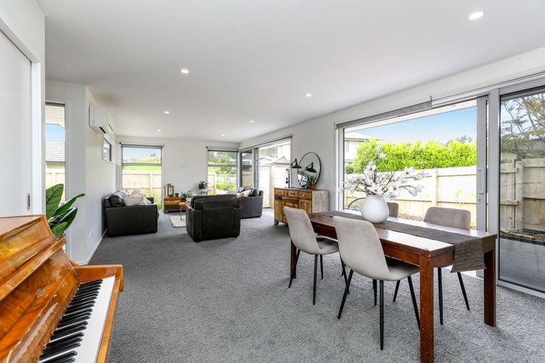 Photo of property in 17a Heta Road, Highlands Park, New Plymouth, 4312