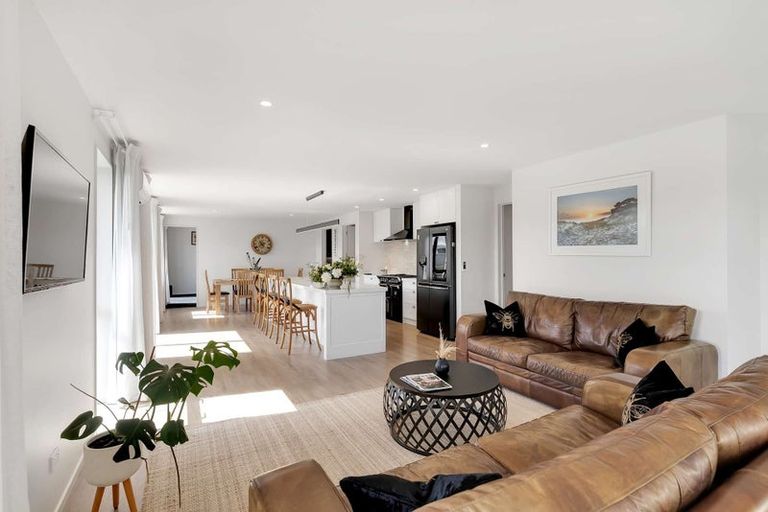 Photo of property in 117 Shillingford Boulevard, Rolleston, 7615