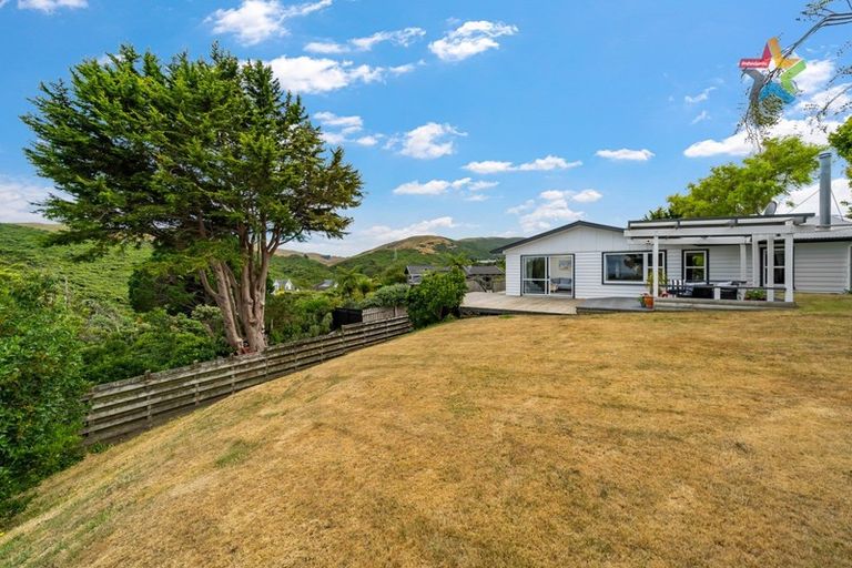 Photo of property in 19 Timaru Grove, Kelson, Lower Hutt, 5010