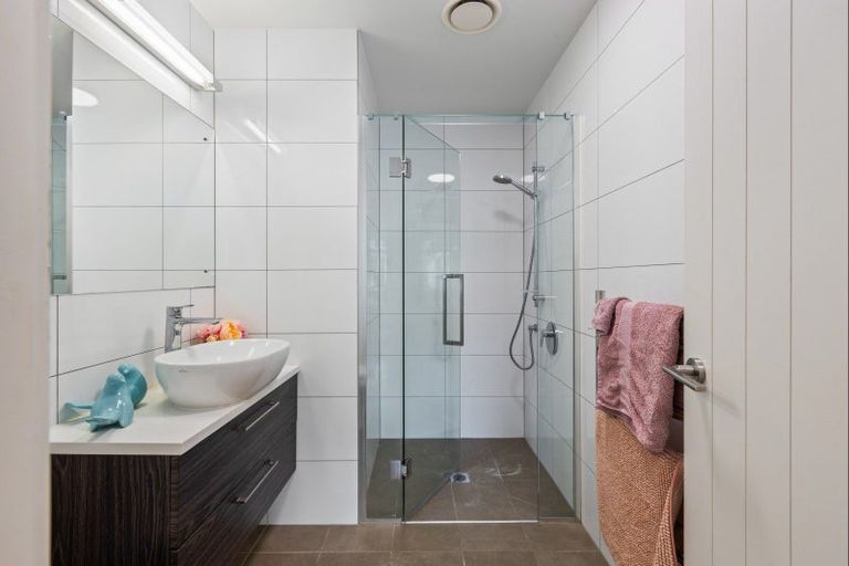 Photo of property in 48 Rewa Rewa Lane, Orewa, 0931