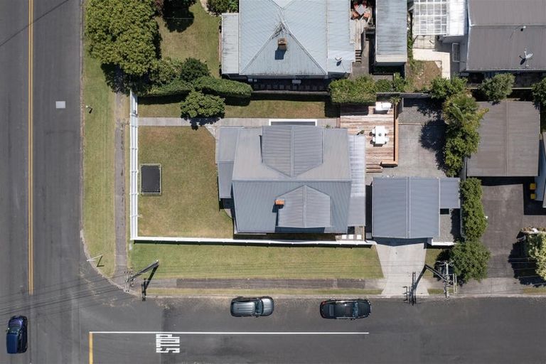 Photo of property in 86 Astley Avenue, New Lynn, Auckland, 0600