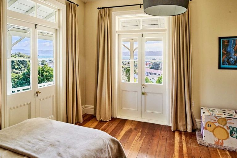 Photo of property in 17 Kowhai Street, Eastbourne, Lower Hutt, 5013