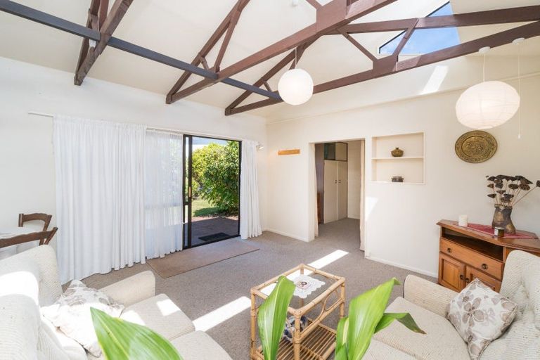 Photo of property in 11 Parkland Crescent, Terrace End, Palmerston North, 4410