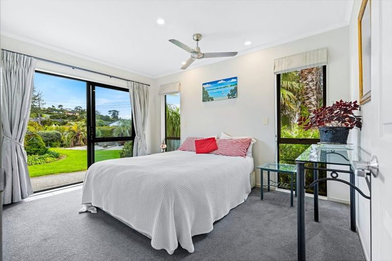 Photo of property in 41 Whangaparaoa Road, Red Beach, 0932