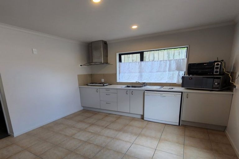 Photo of property in 45j Brandon Road, Glen Eden, Auckland, 0602