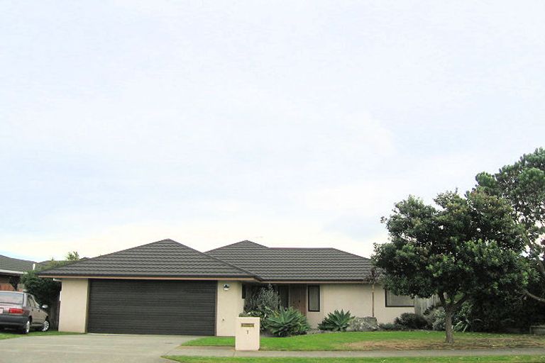 Photo of property in 7 Kotuku Drive, Paraparaumu Beach, Paraparaumu, 5032