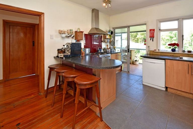 Photo of property in 52 Olliviers Road, Phillipstown, Christchurch, 8011