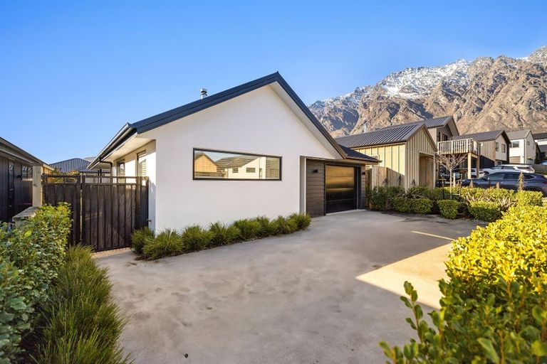 Photo of property in 18 Crop Street, Jacks Point, 9371