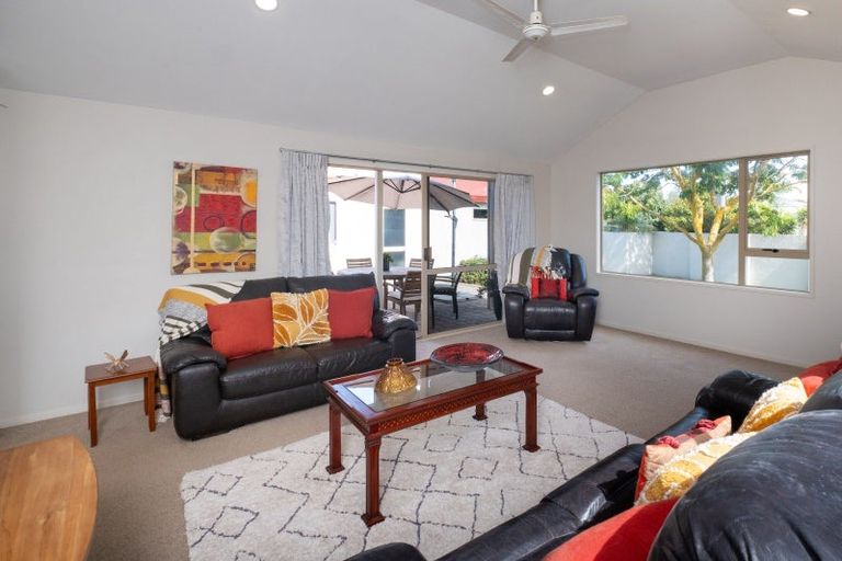 Photo of property in 20 Arataki Road, Havelock North, 4130