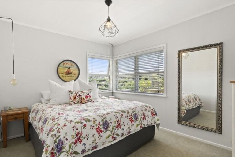 Photo of property in 2/526 Beach Road, Murrays Bay, Auckland, 0630