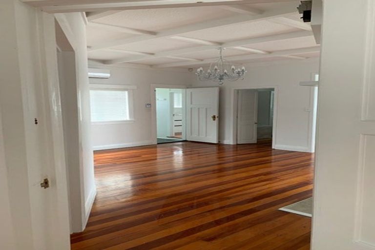Photo of property in 66 Moire Road, Massey, Auckland, 0614