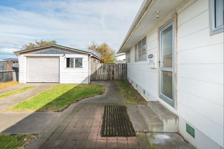 Photo of property in 46 Tongariro Street, Castlecliff, Whanganui, 4501