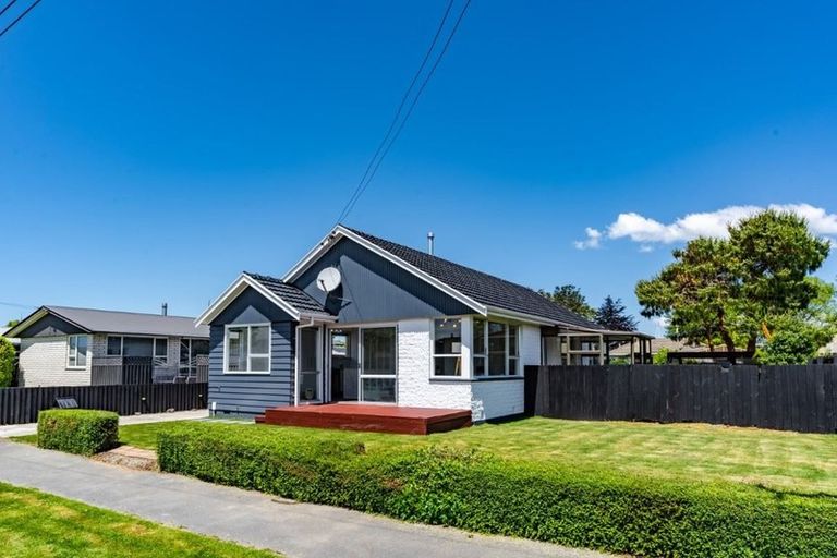 Photo of property in 84 Farquhars Road, Redwood, Christchurch, 8051