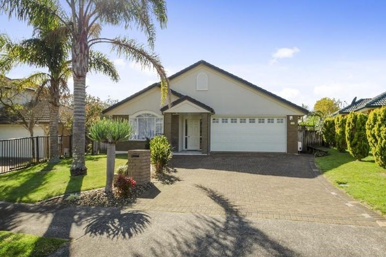 Photo of property in 4 Delmont Close, East Tamaki Heights, Auckland, 2016