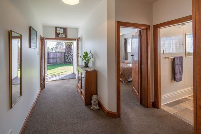 Photo of property in 19 Northcote Road, Northcote, Christchurch, 8052