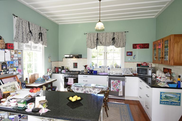 Photo of property in 10 Rangiora Road, Kaiwaka, 0573